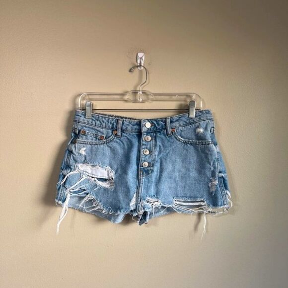 Zara size 6 denim shorts - Picture 1 of 4